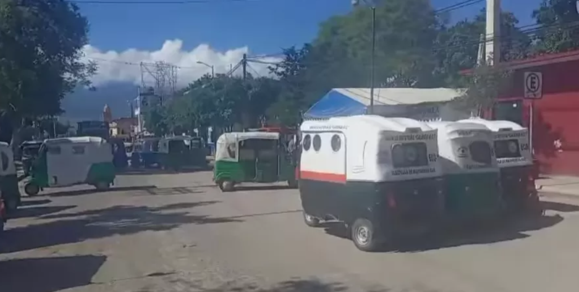 ? Mototaxistas protestan en Tlacolula contra restricciones y concesiones irregulares
