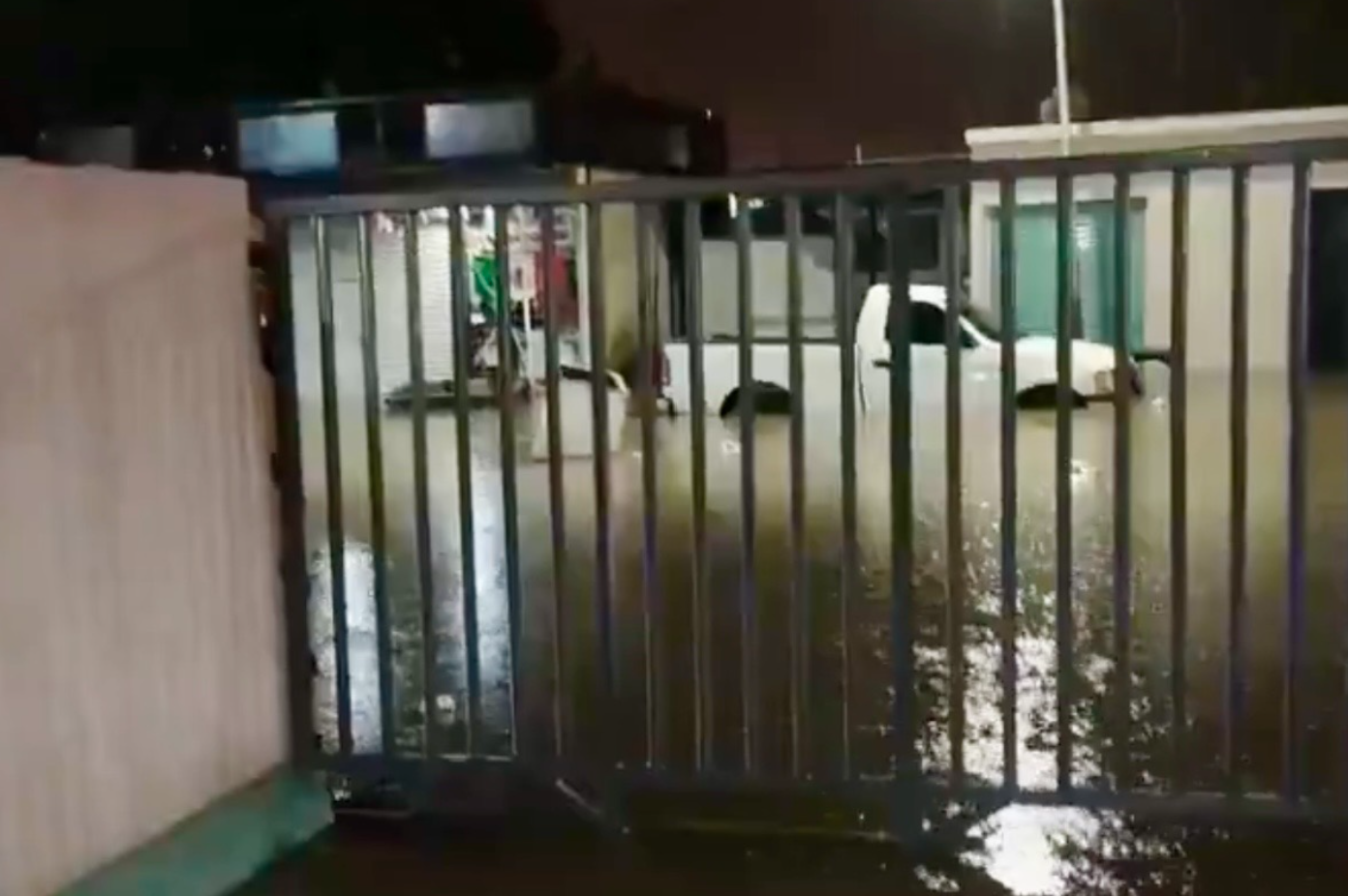 ?️ Fuerte lluvia inunda calles, casas y negocios en Salina Cruz