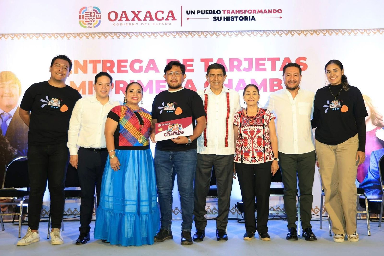 PRESENTES EN LA 6ª ENTREGA DE LA TARJETA “MI PRIMERA CHAMBA”