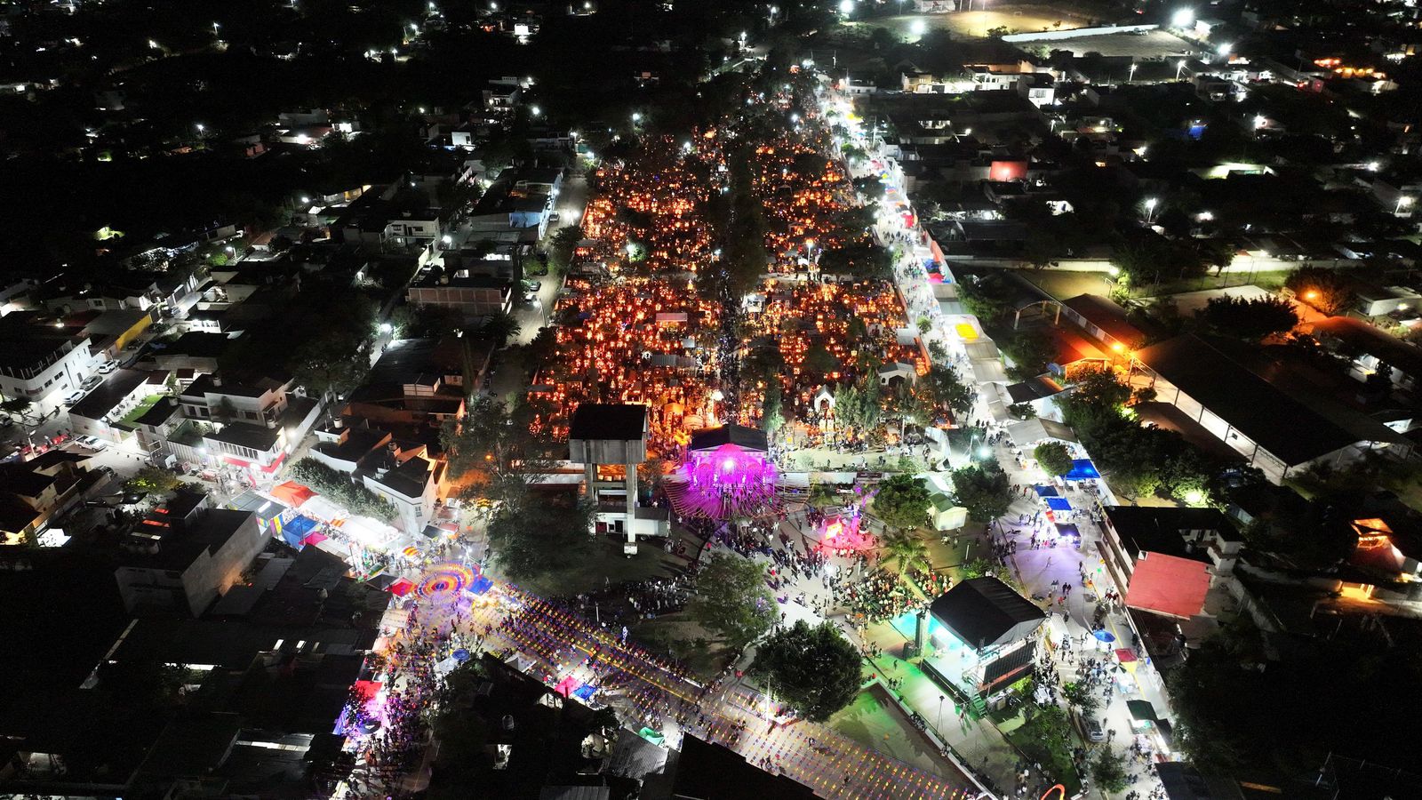 Recibe Xoxocotlán más de 40 mil visitantes en la Velada de los Fieles Difuntos