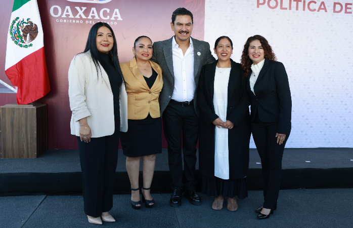 Diputadas de la LXVI Legislatura conmemoran el CIX Aniversario de la Constitución Mexicana